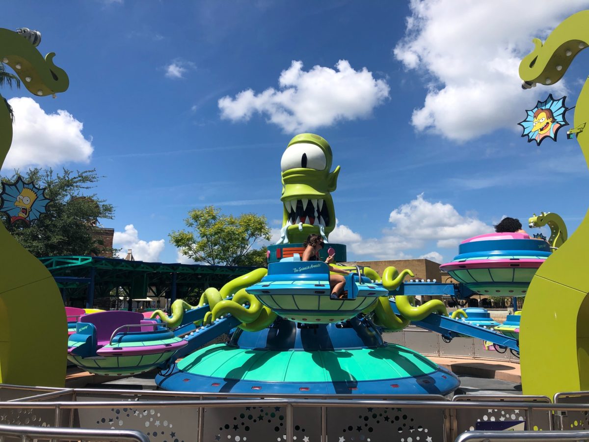Kang and Kodos' Twirl 'n' Hurl
