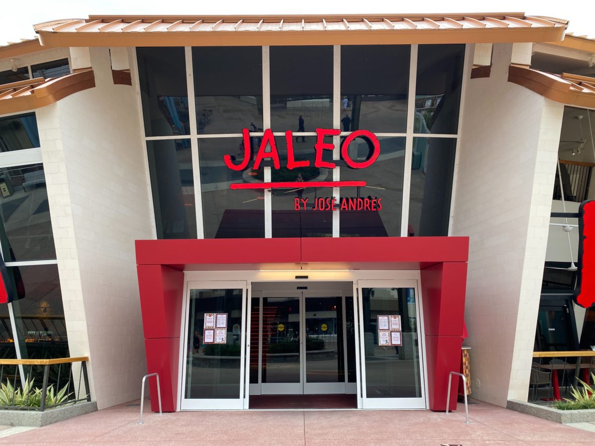 PHOTOS: Jaleo by José Andrés Reopens With New Social Distancing ...