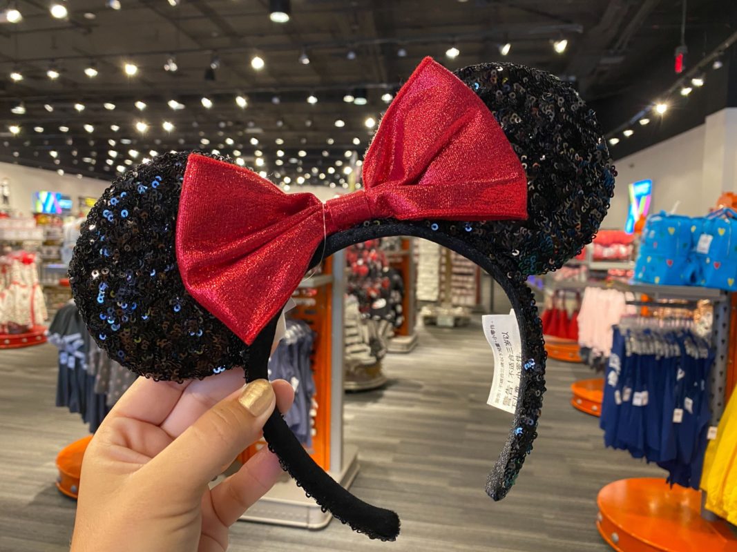 photos-redesigned-classic-minnie-mouse-ear-headband-debuts-at-walt