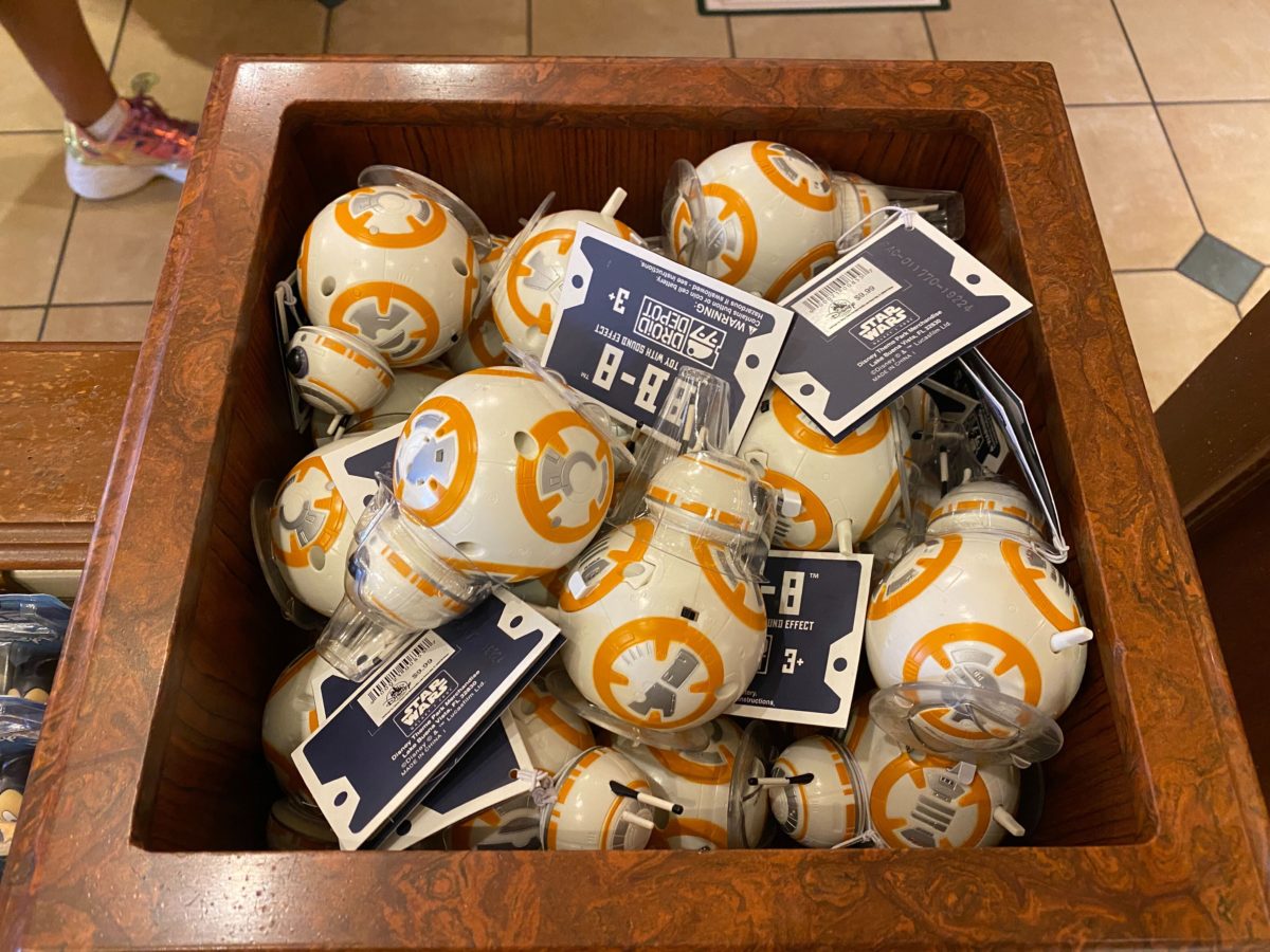 star-wars-galaxys-edge-merchandise-emporium-magic-kingdom-4