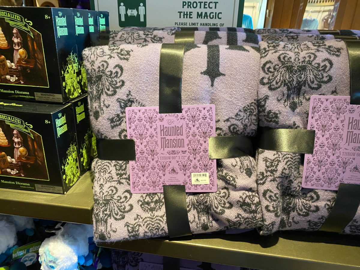 PHOTOS New The Haunted Mansion Woven Wallpaper Throw Blanket