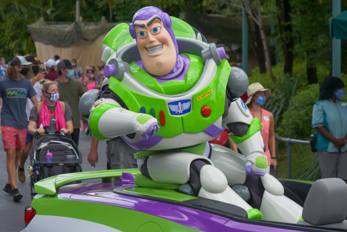 buzz-lightyear-character-cavalcade-9-7-20-5753654
