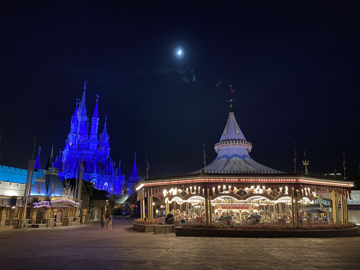 cinderella-castle-lit-up-night-1-1016081