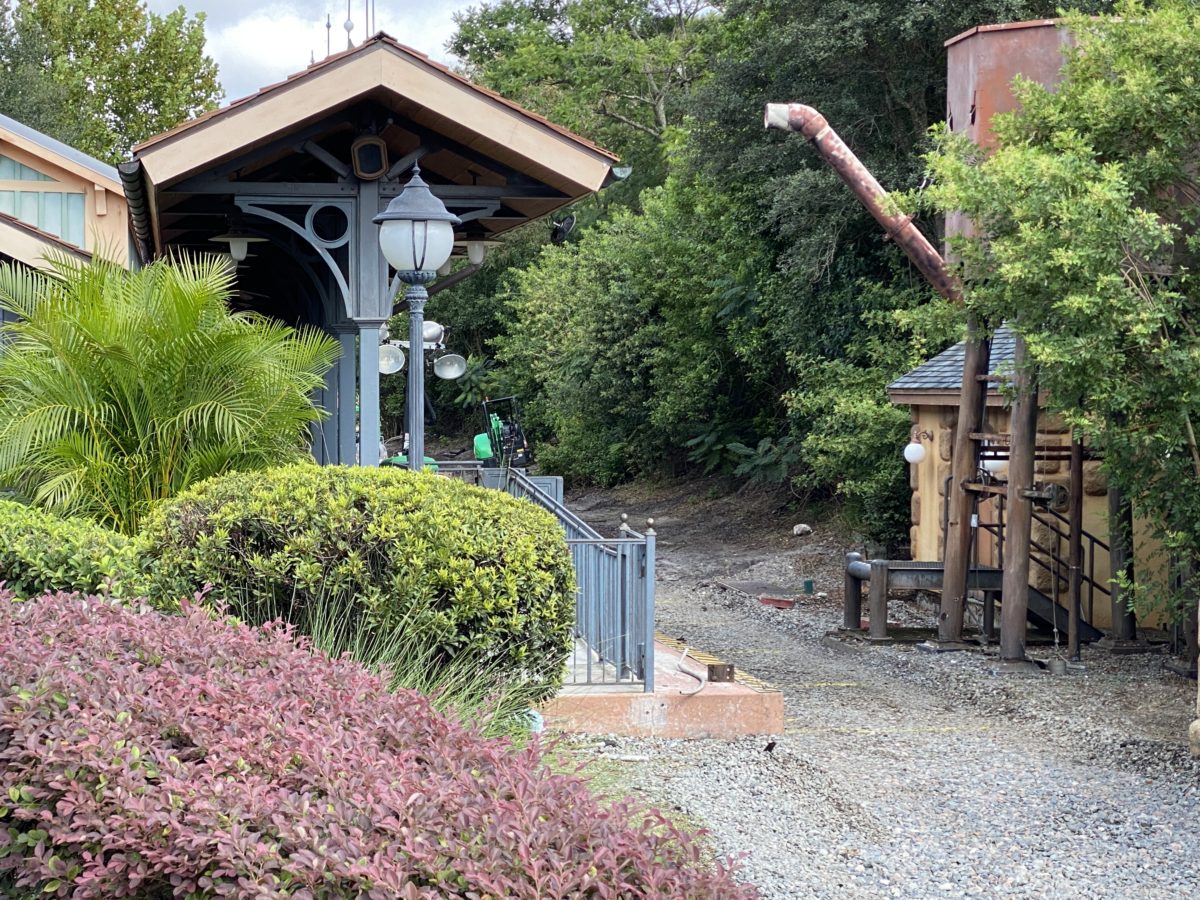 fantasyland-train-station-track-refurbishment-magic-kingdom-9172020-1605381
