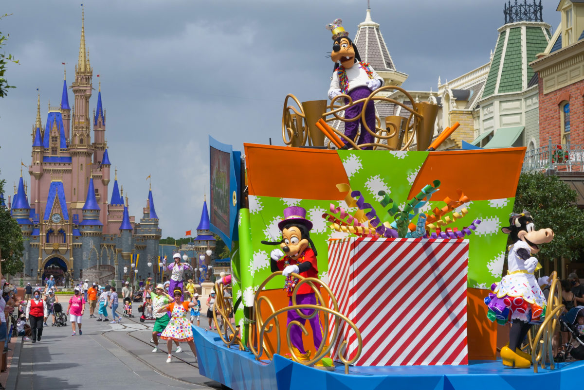 goofy-cavalcade-with-castle-9-6-20-2-8500240