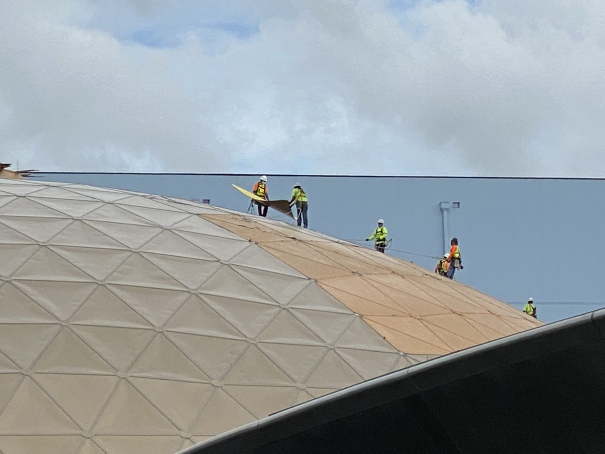 play-pavilion-roof-panel-installation-epcot-9142020-3052188
