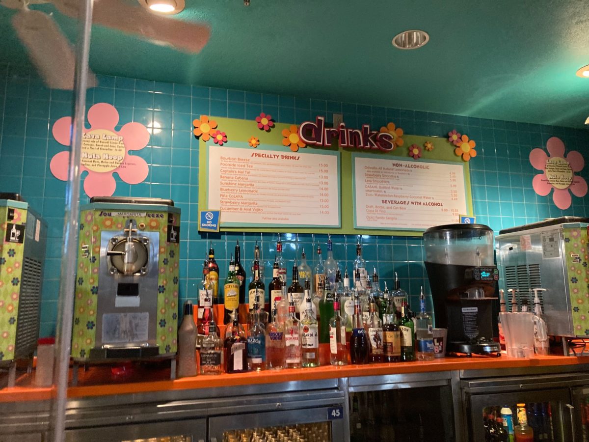 pops-poison-drink-petals-pool-bar-_01