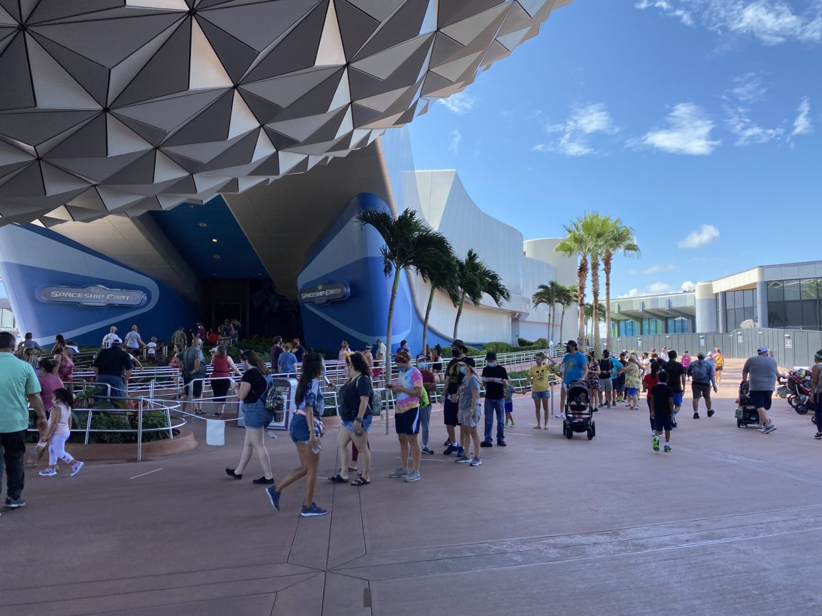 spaceship-earth-line-5-minutes-morning-epcot-9072020-8634938