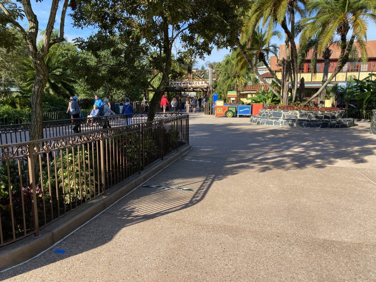 spring-roll-cart-prepares-to-open-magic-kingdom-9302020-9724511