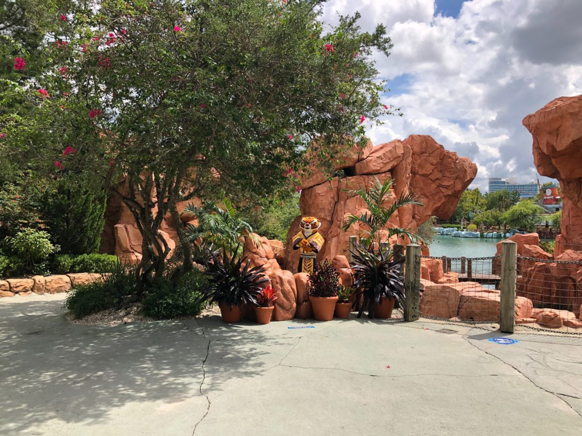 the-lost-continent-universals-islands-of-adventure-meet-and-greet-tigress-and-gloria-13-8953012