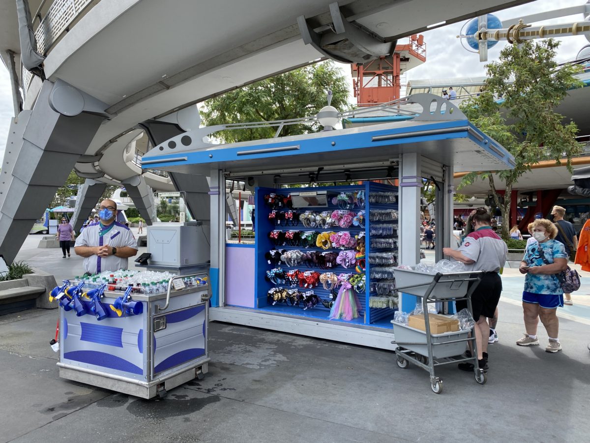 tomorrowland-merch-kiosk-open-magic-kingdom-9302020-5751174