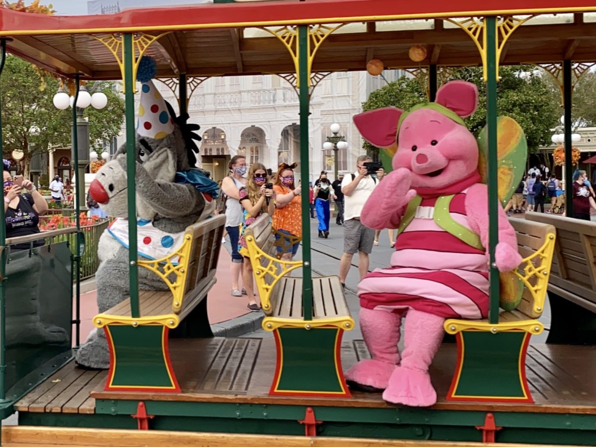 winnie-the-pooh-and-friends-halloween-trolley-3-magic-kingdom-9152020-1184065