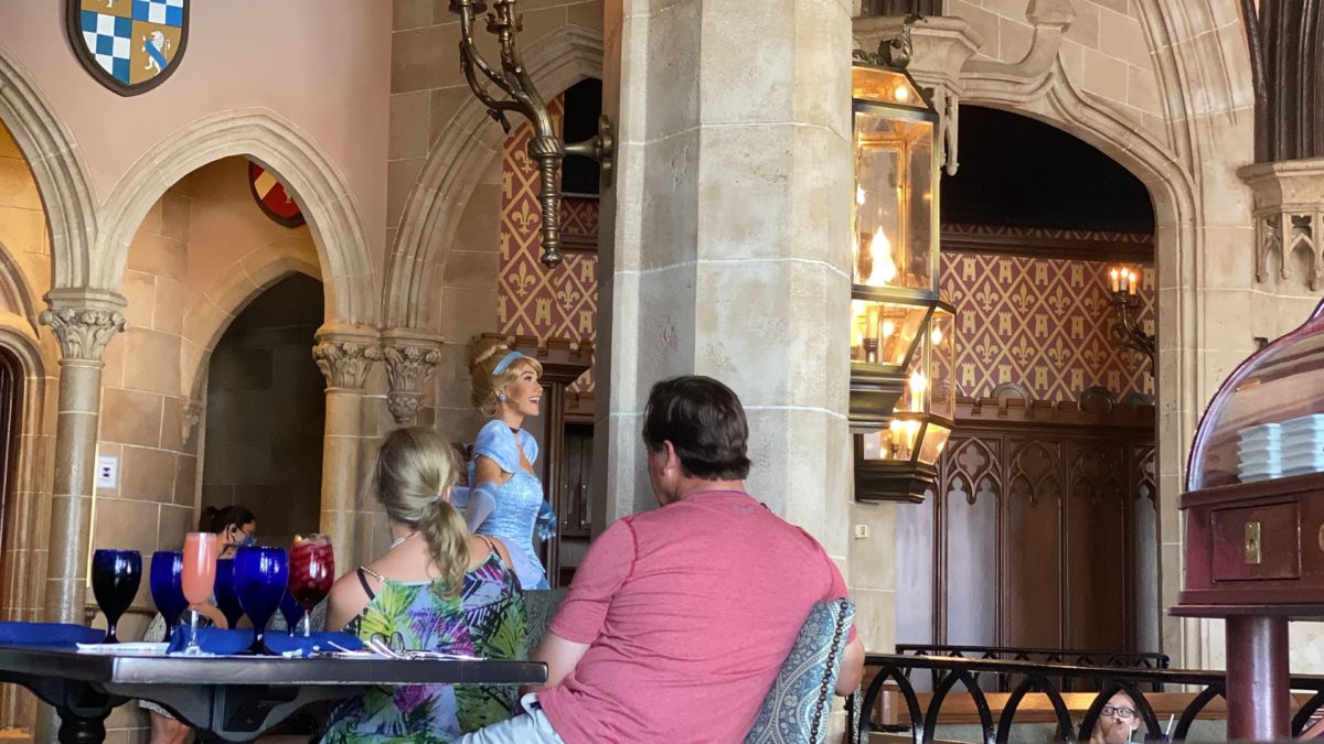 cinderellas-royal-table-cinderella-appearance-30