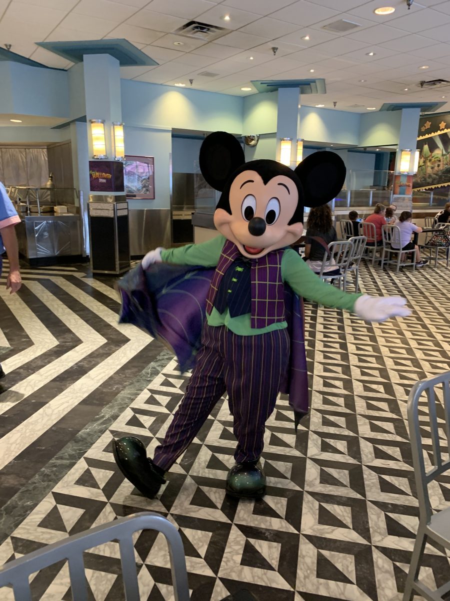 halloween-hollywood-vine-characters-2020_27