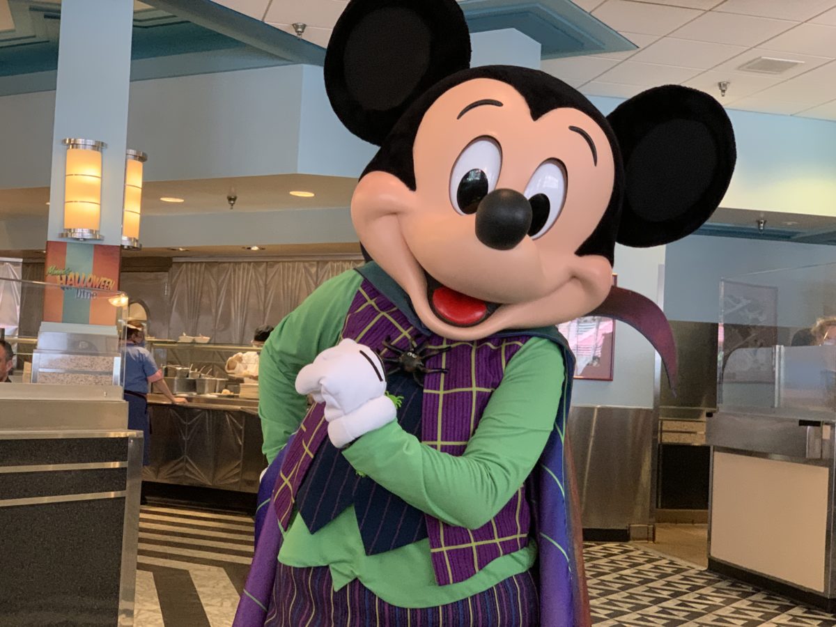 halloween-hollywood-vine-characters-2020_5