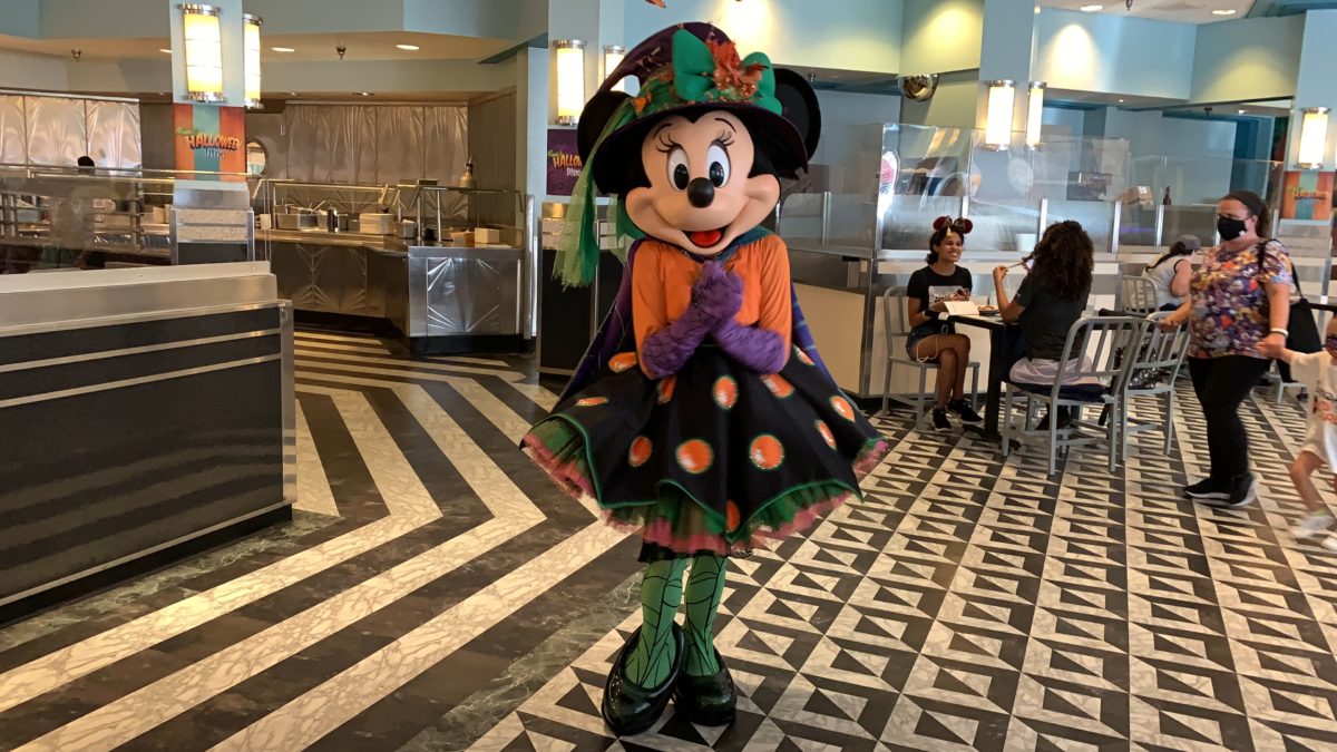 halloween-hollywood-vine-characters-2020_56