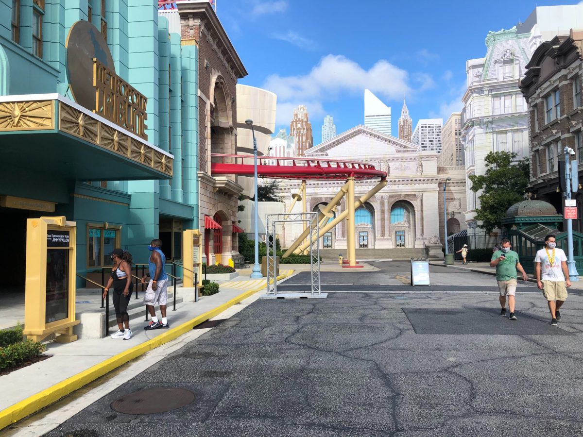 hhn-house-signage-stands-2020_21