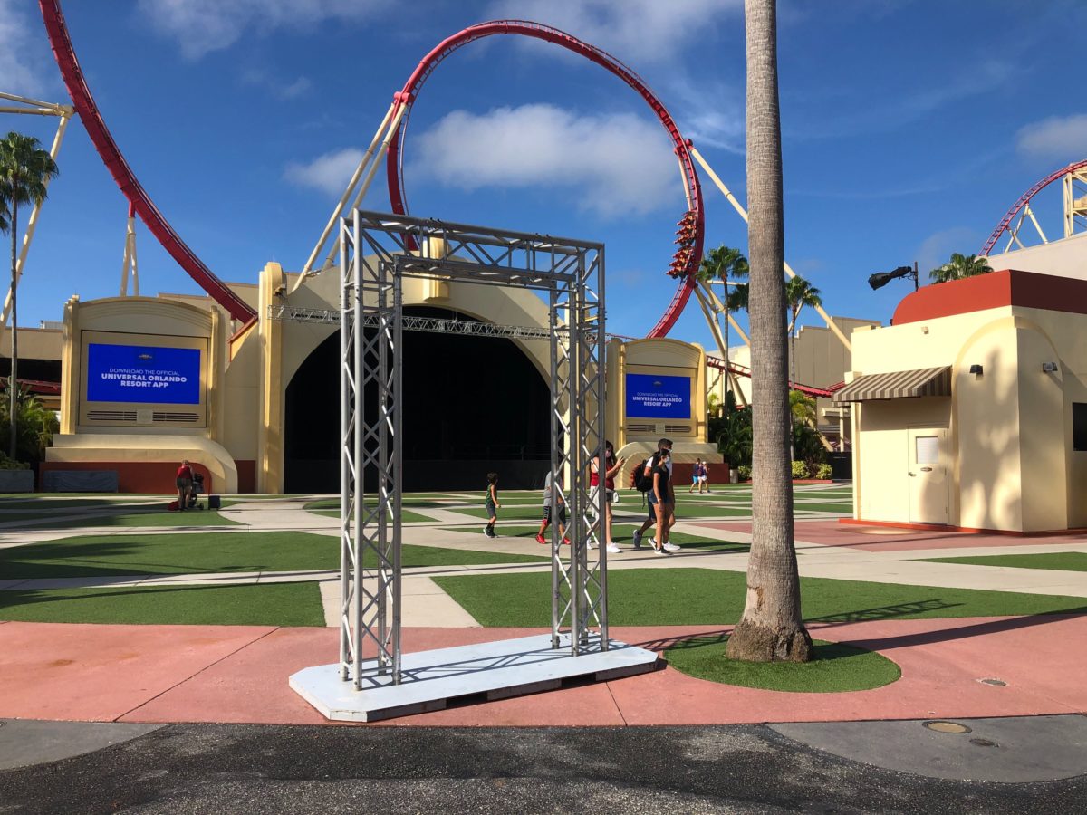 hhn-house-signage-stands-2020_5
