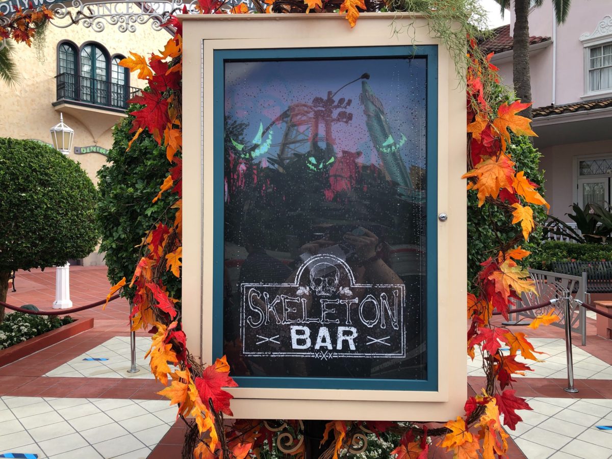 la-bamba-skeleton-bar-1