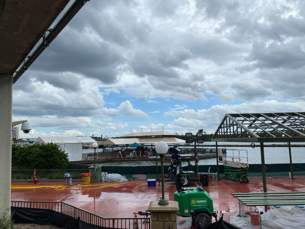 magic-kingdom-entrance-dock-construction-09-17-3