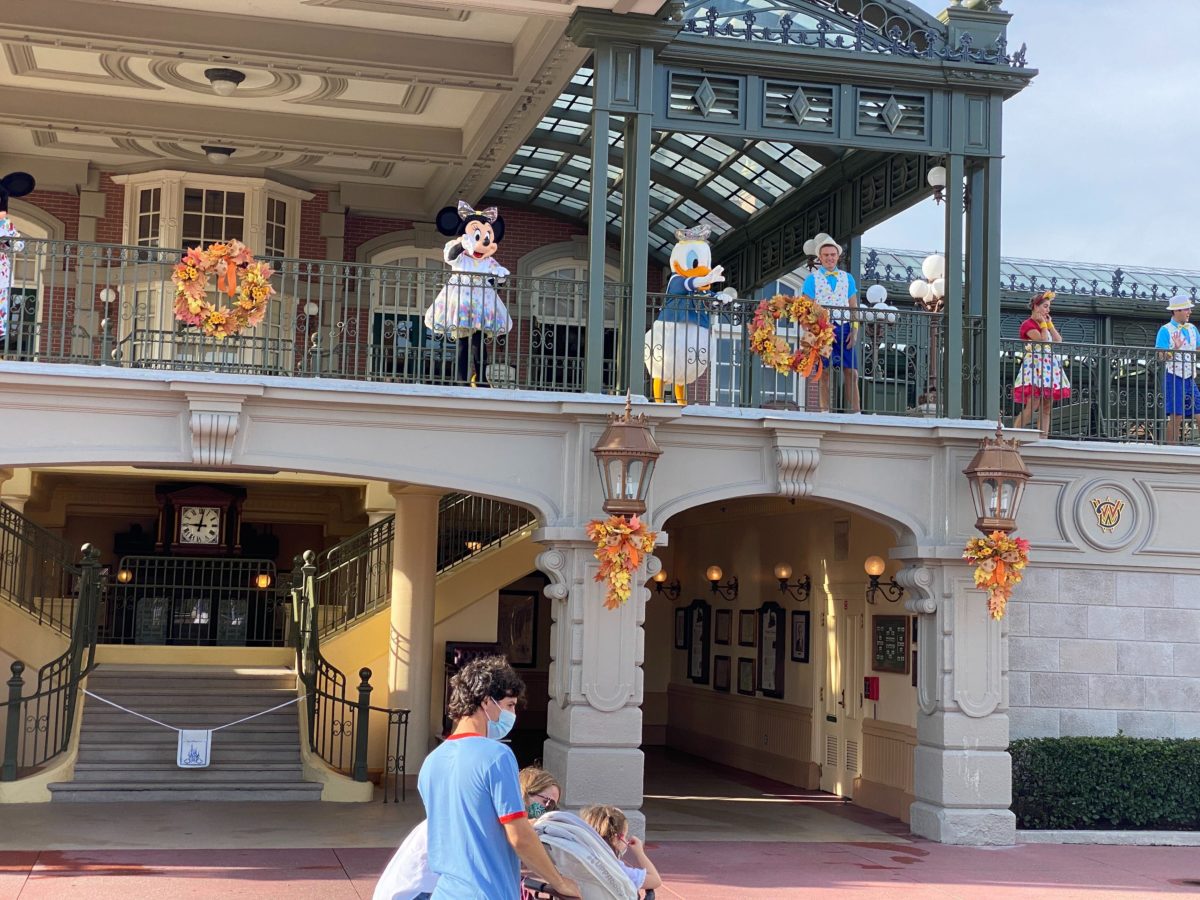 main-street-fall-wreaths-2020_17