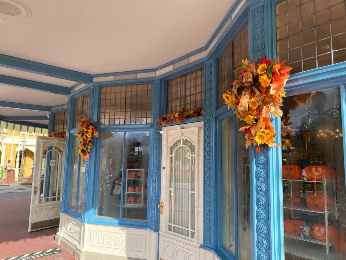 main-street-fall-wreaths-2020_5