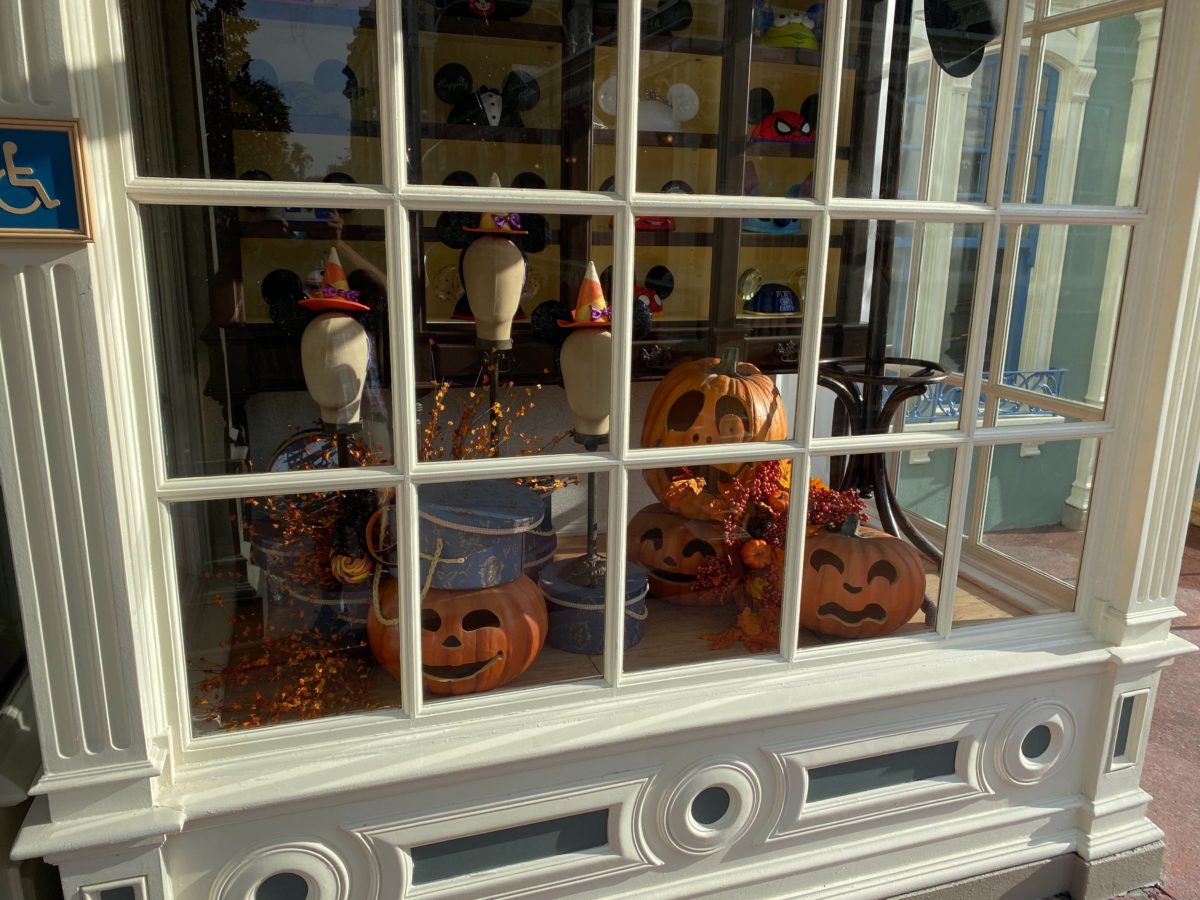 main-street-fall-wreaths-2020_7