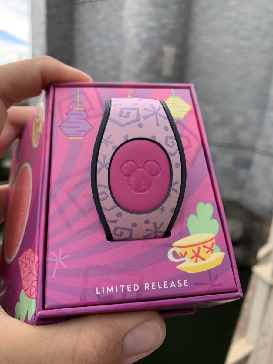 minnie-main-attraction-magicbands-sir-mickeys_5