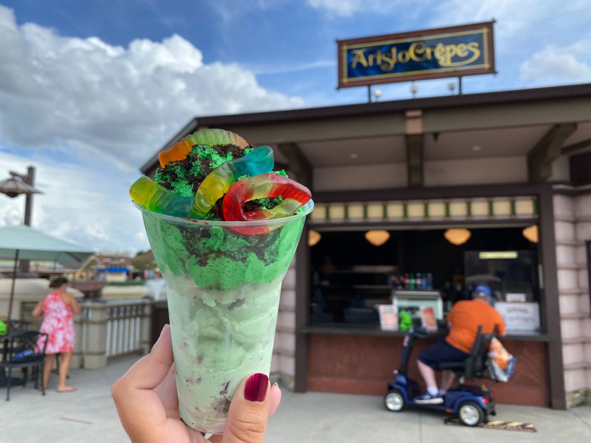oogie-boogie-worms-n-dirt-sundae-aristocrepes-disney-springs-10