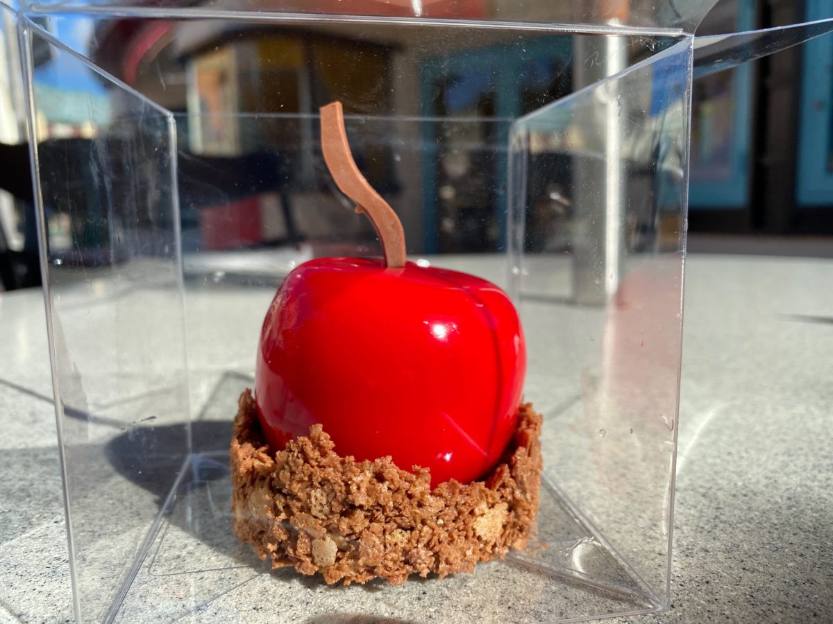 poison-candied-apple-2020-trolley-car_10