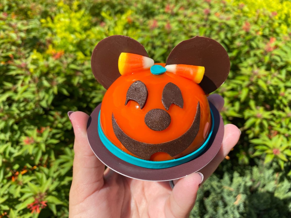 pumpkin-minnie-mouse-cake-amorettes-patisserie-disney-springs-12