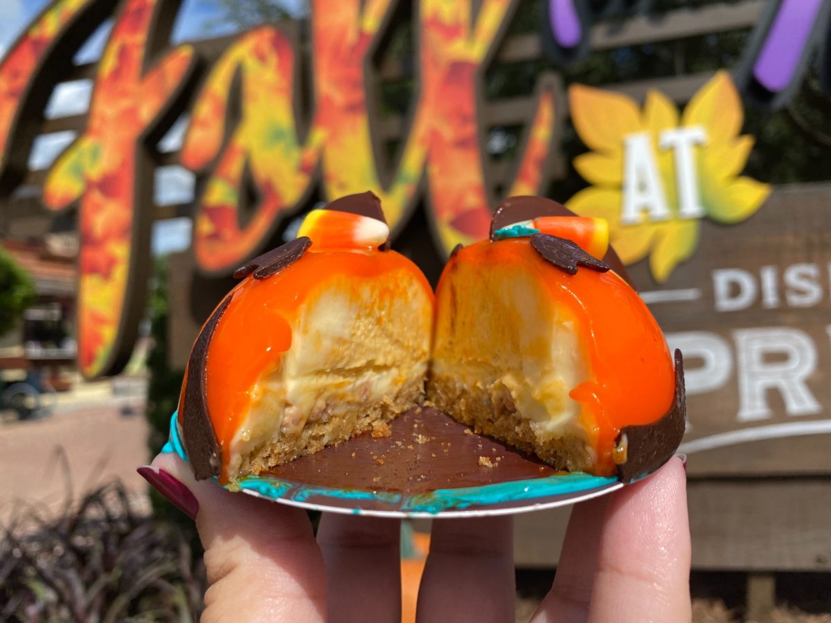pumpkin-minnie-mouse-cake-amorettes-patisserie-disney-springs-27