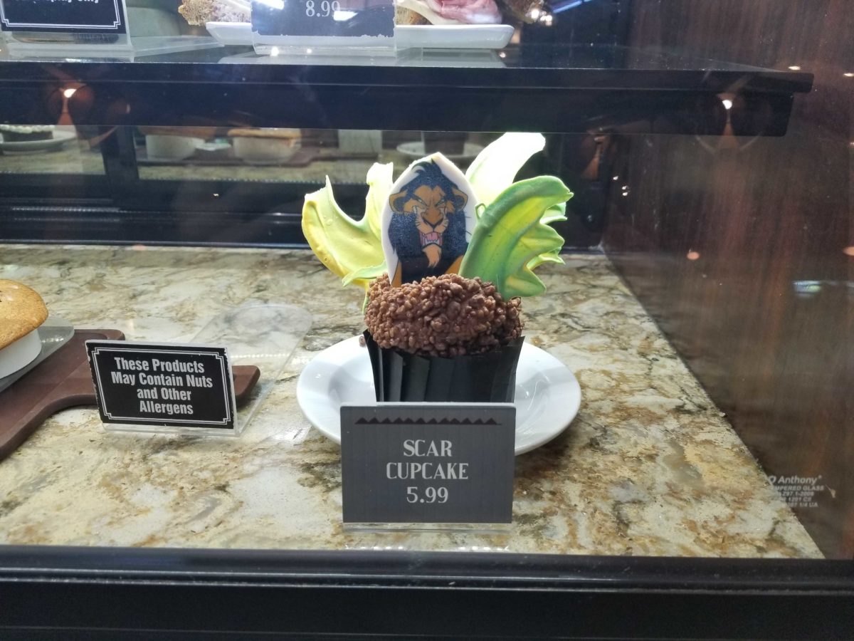 scar-cupcake-display
