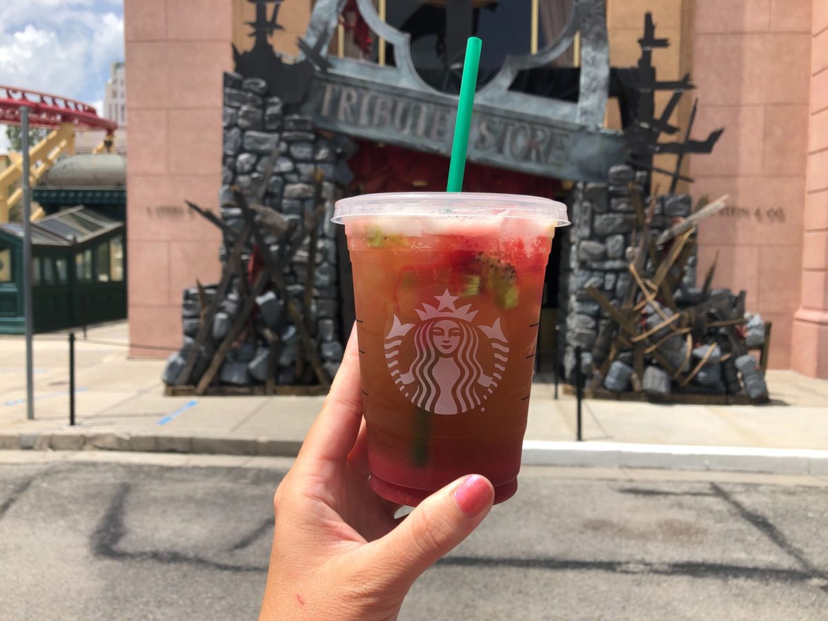 starbucks-remember-the-fear-halloween-horror-nights-specialty-refresher-drink-usf-2020-3-2196135