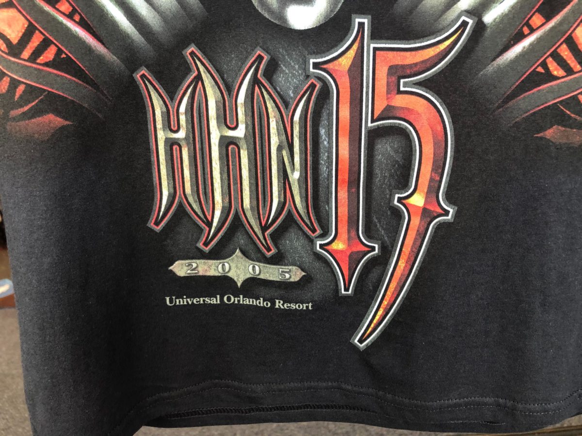 universal-halloween-horror-nights-throwbacks-merch-terra-queen-hhn15-10-9735797