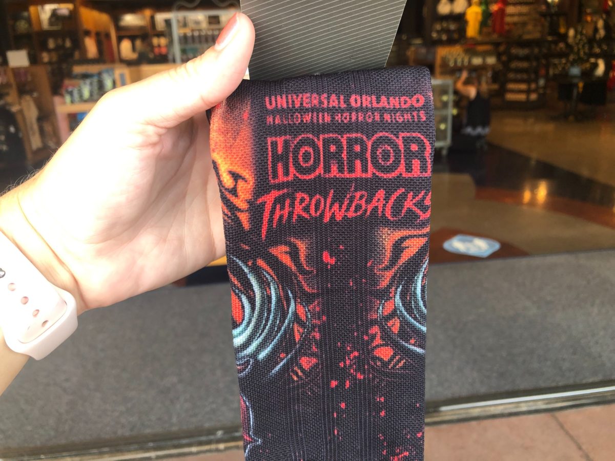 universal-halloween-horror-nights-throwbacks-merch-terra-queen-hhn15-4-7605560