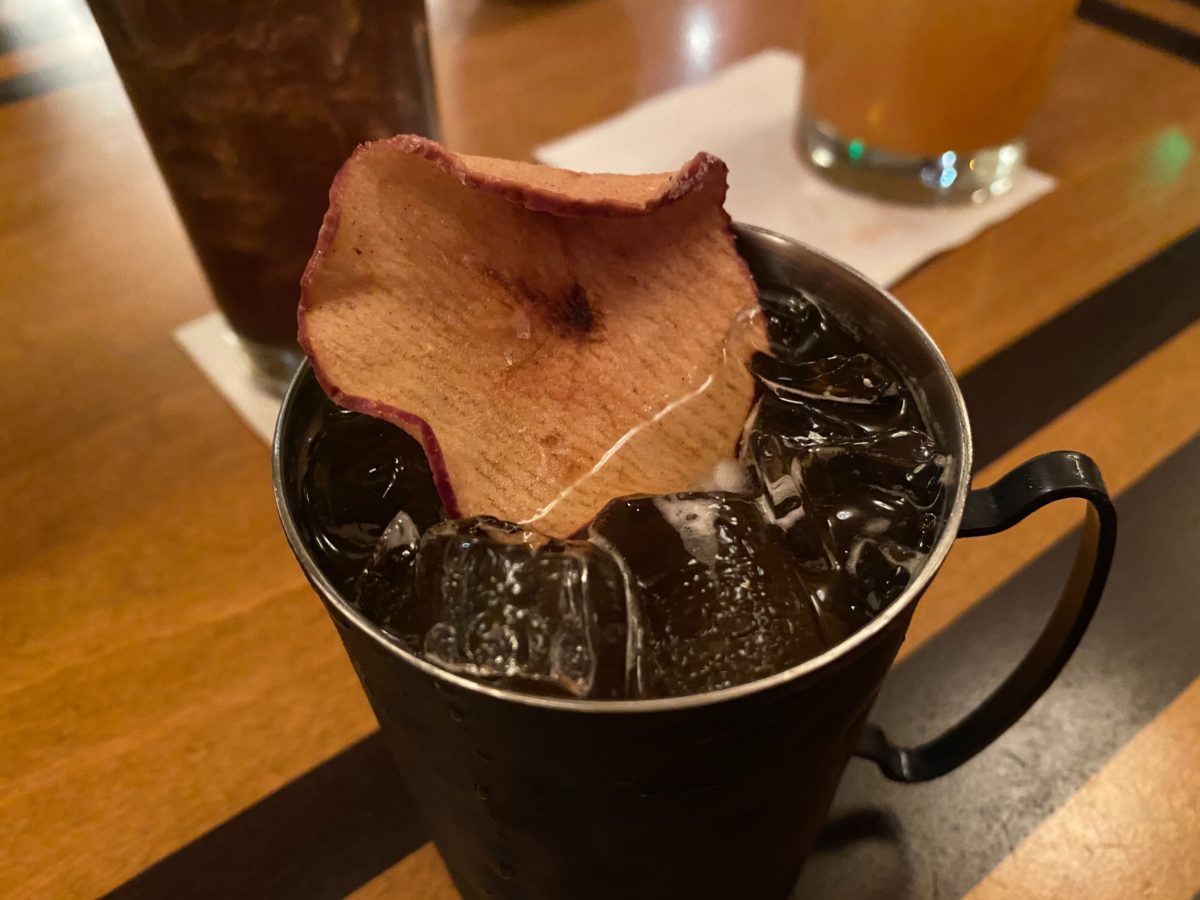 wild-apple-mule-witches-brew-the-wave-of-american-flavors-disneys-contemporary-resort-9