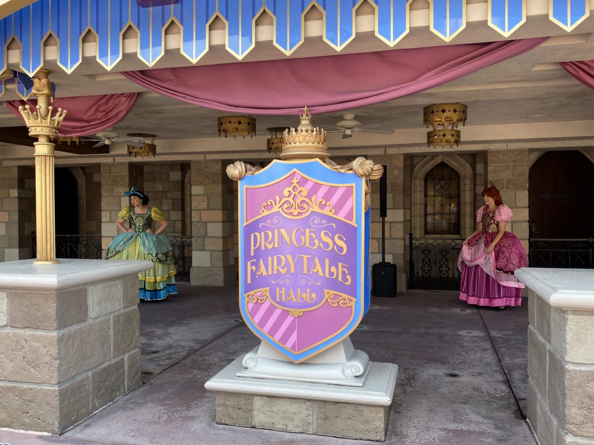 anastasia-and-drizella-princess-fairytale-hall-magic-kingdom-10122020-3751359