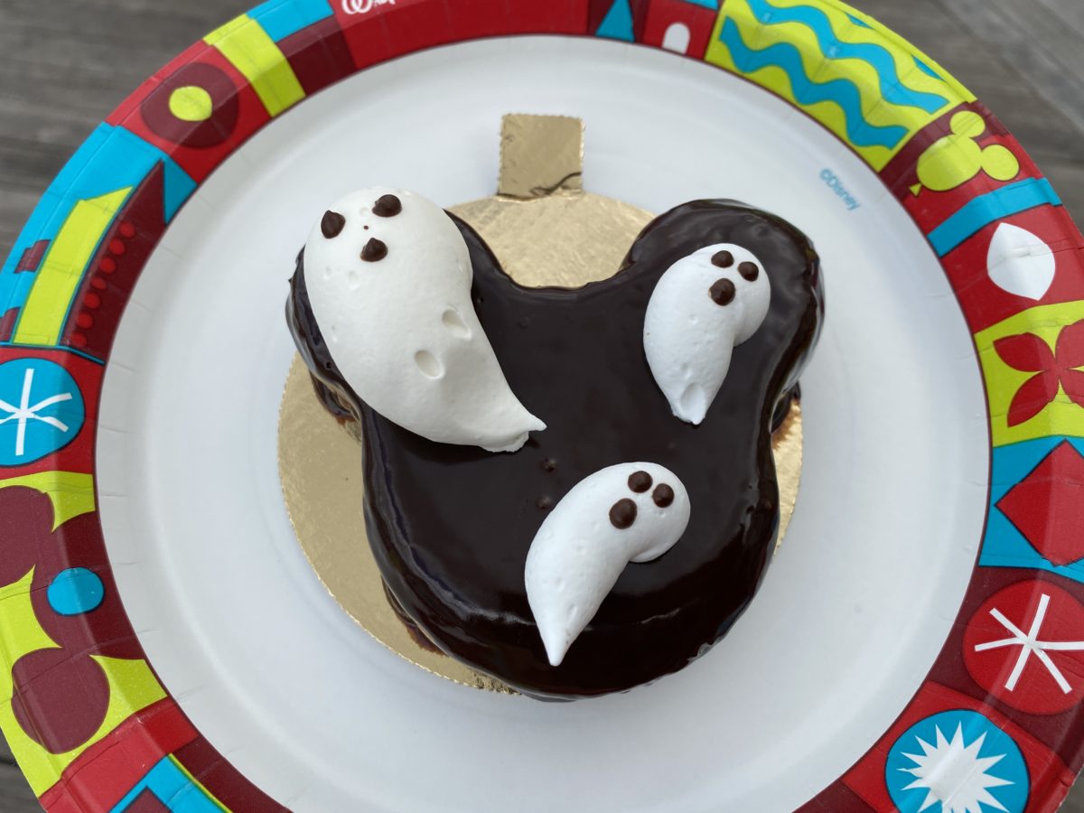 boardwalk-bakery-ghostly-brownie-top-10252020-7389648