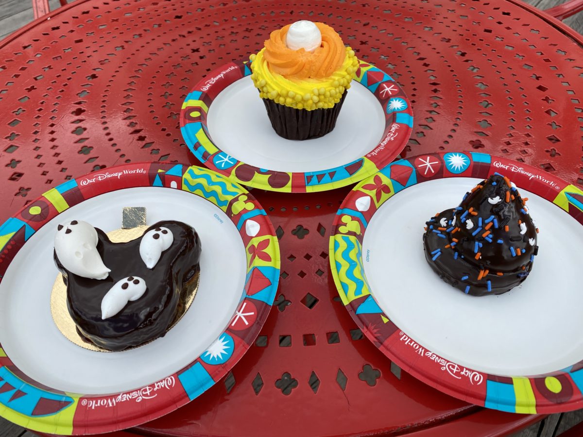 boardwalk-bakery-halloween-treats-group-shot-10262020-5605921