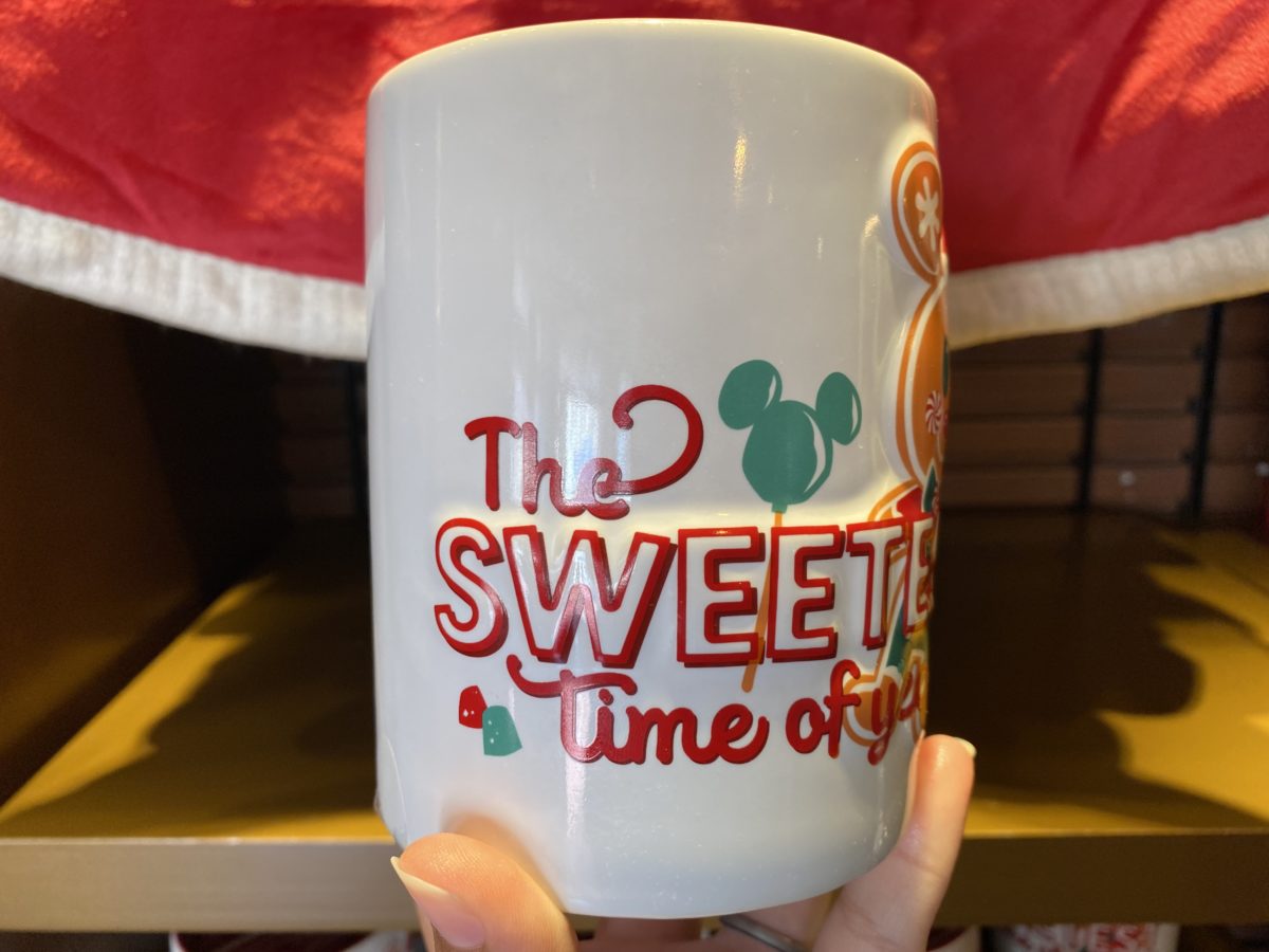 gingerbread-candle-sweetest-time-of-year-christmas-left-magic-kingdom-10292020-5777524