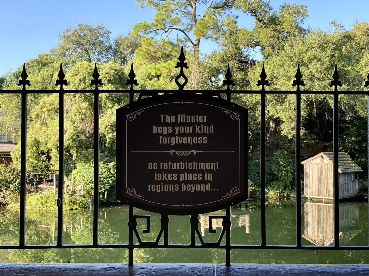 haunted-mansion-riverboat-refurbishment-sign-magic-kingdom-10152020-5281653