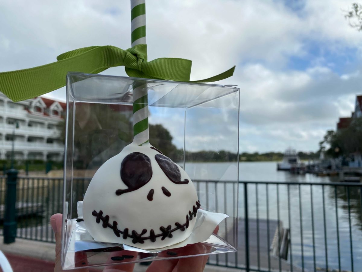 jack-skellington-cake-pop-in-container-outside-3714889