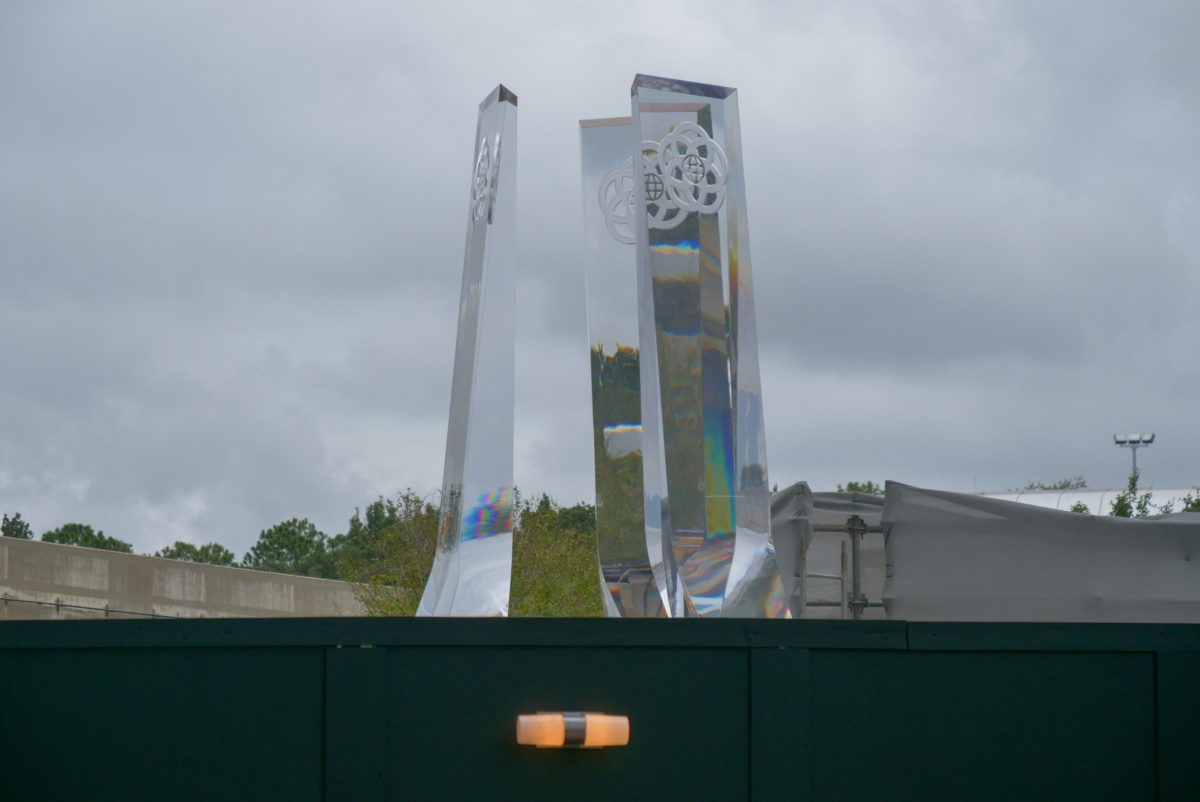 lucite-pylons-10-4-20-6994722