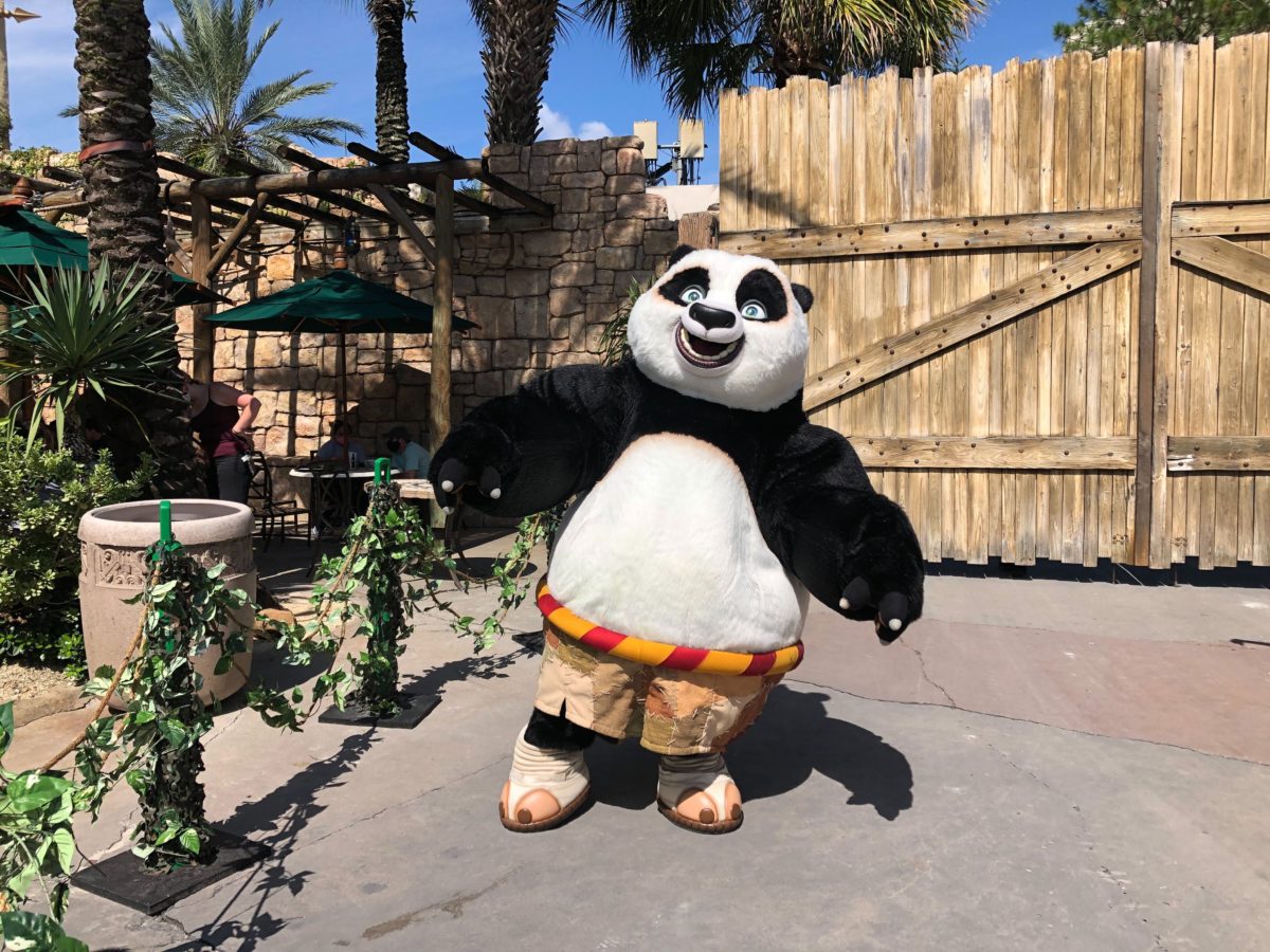 po-kung-fu-panda-lost-continent-meet-and-greet-6-1293108-1200x900-5475692