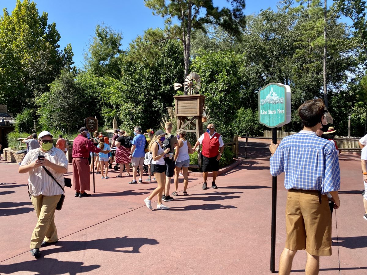 splash-mountain-pirates-of-the-caribbean-lines-meet-magic-kingdom-10092020-5284261