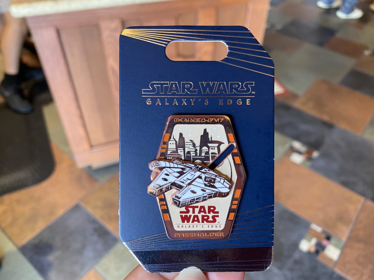 star-wars-galaxys-edge-passholder-exclusive-pin-disney-springs-10282020-6897200