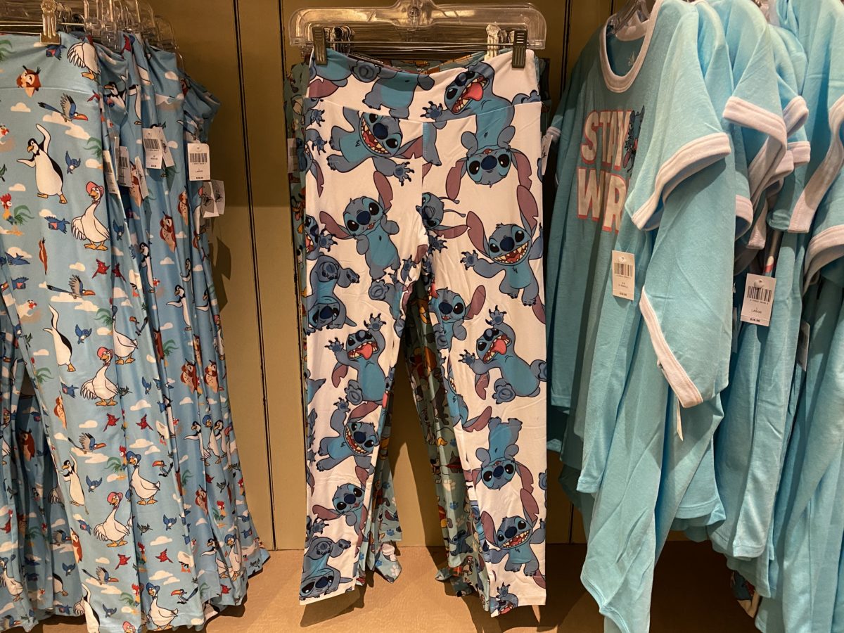 stitch-leggings-magic-kingdom-10152020-4203599