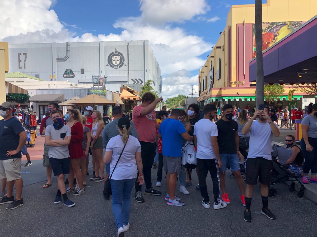 universal-orlando-resort-crowds-holiday-weekend-6492575