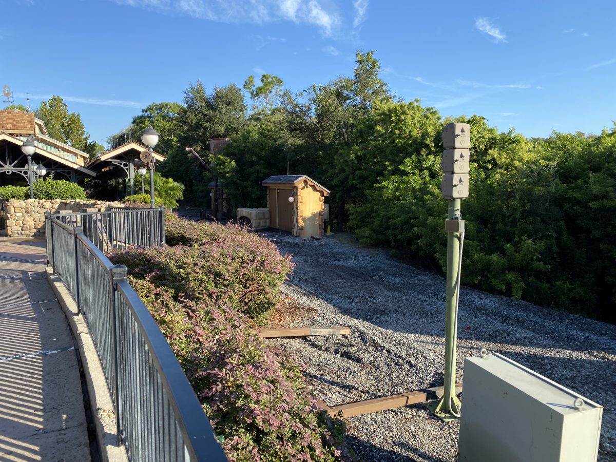 walt-disney-world-railroad-fantasyland-station-refurbishment-magic-kingdom-10162020-5074490